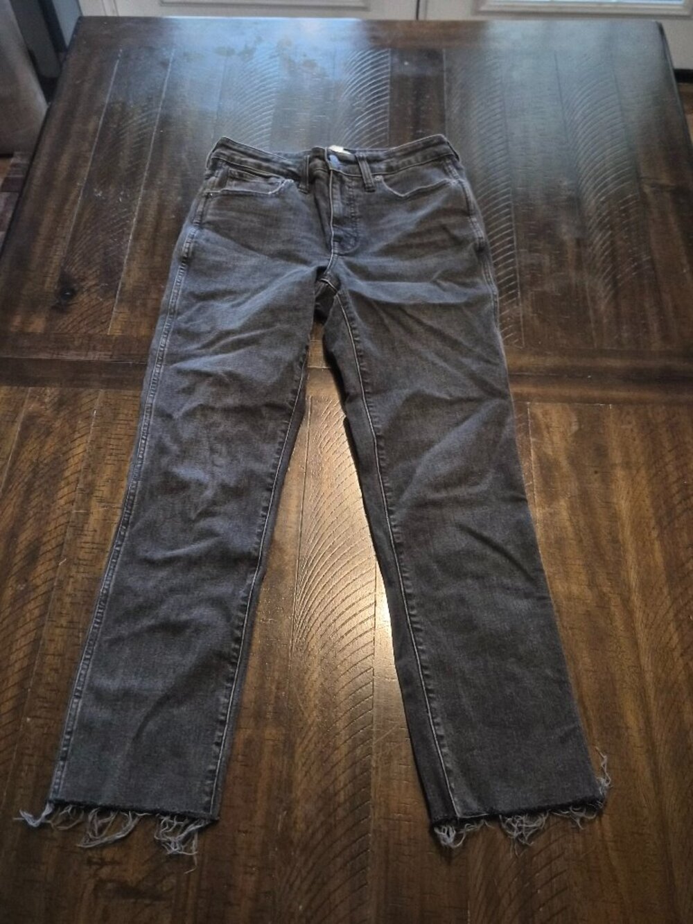 Madewell Womens Curvy Mid Rise Stovepipe Jeans Size 27 Black Raw Hem 28x28 H008